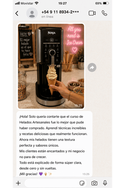 Mensaje de una clienta sirviendo helado suave en cono